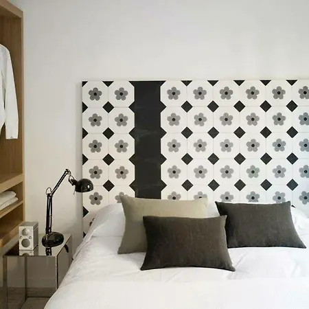 فندق Eric Vokel 3*